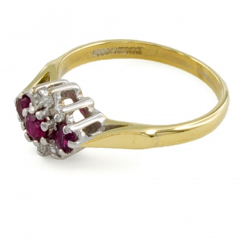 18ct gold Ruby / Diamond Cluster Ring size J